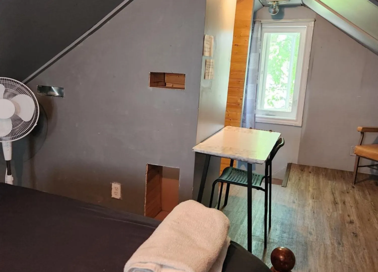 Chalmers Stay Winnipeg Homestay
